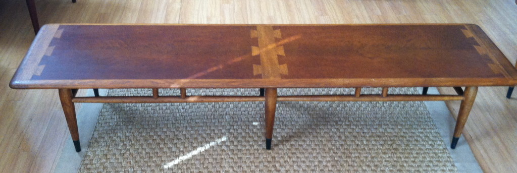 Lane-acclaim-bench-cocktail-coffee-table