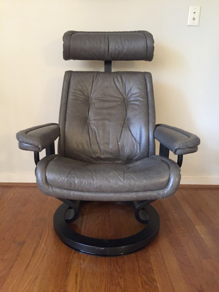 leather Ekornes stressless lounge chair and ottoman