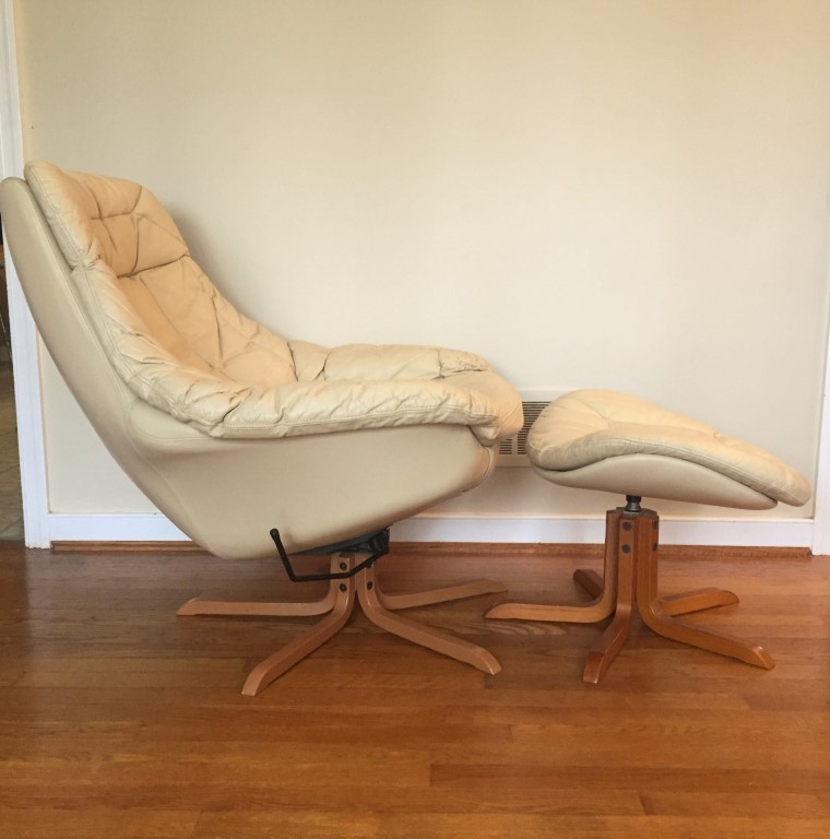 Danish Modern Leather Swivel Lounge, Modern Leather Lounge Chair And Ottoman