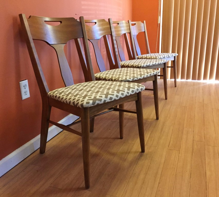 vintage mid century ding table chairs hooker pecan