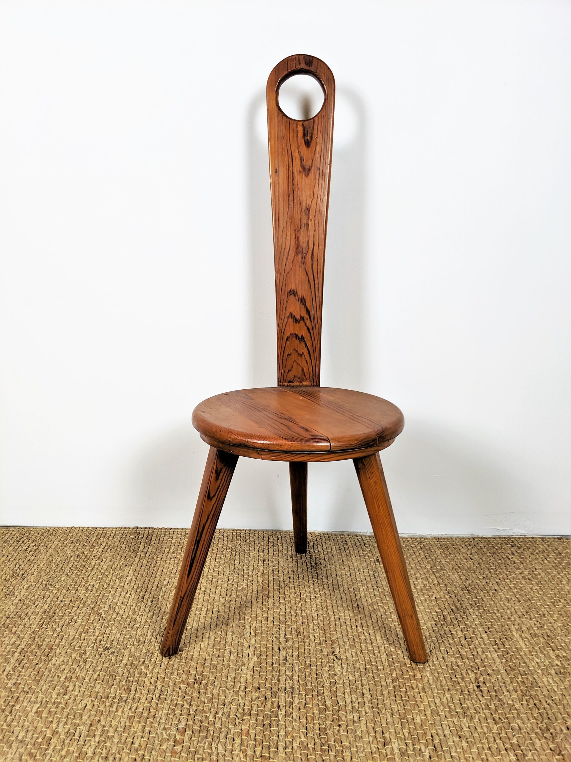 Vintage Handcrafted Fetner Replica Keyhole Chair - Image 3