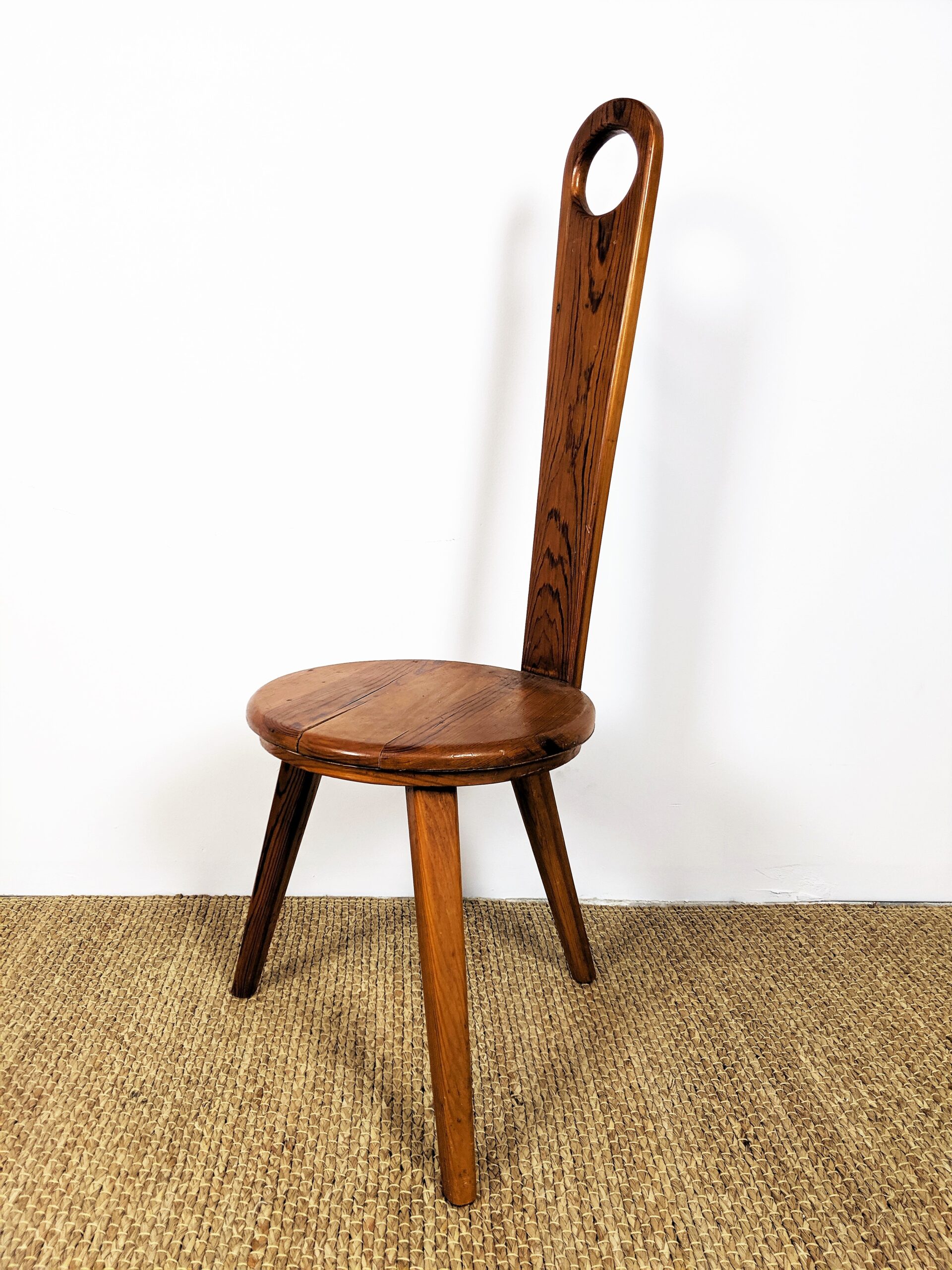 Vintage Handcrafted Fetner Replica Keyhole Chair - Image 4