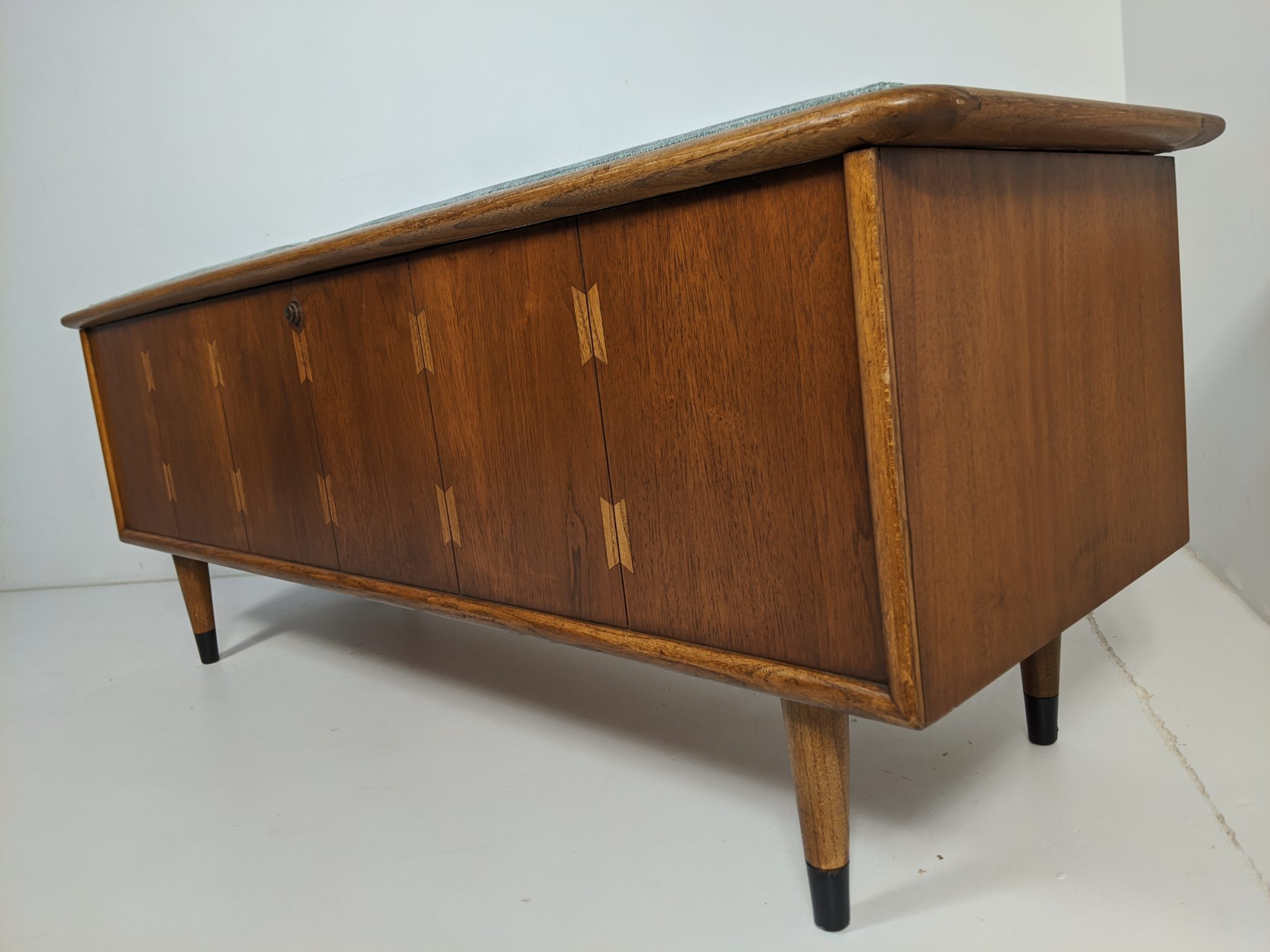 Mid Century Modern Cedar Chest, Upholstered Top, Lane Acclaim C. 1964 EPOCH