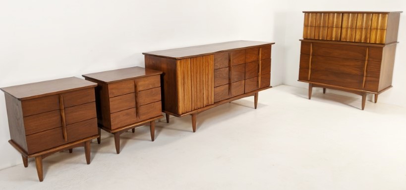 4 Piece Walnut Bedroom Set By United Furniture Genuine Mid Century Modern Epoch