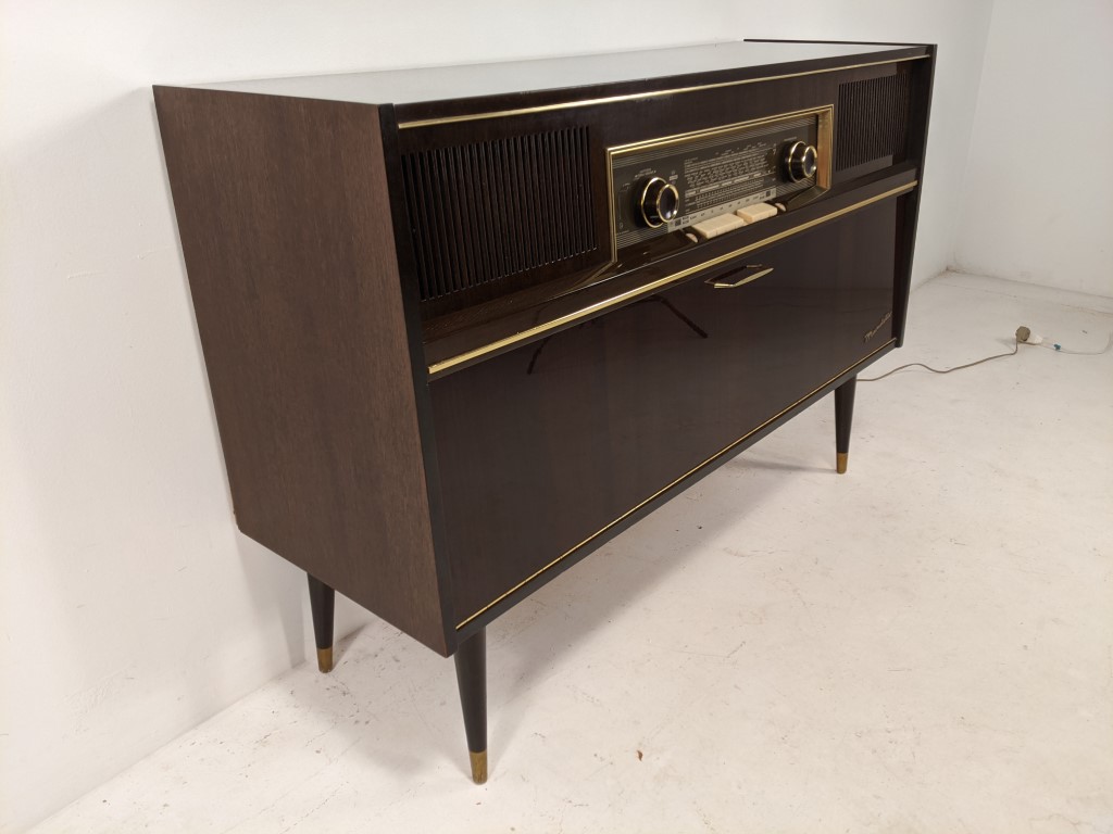 Mid Century Modern Grundig Mandello Series Stereo Cabinet Console - EPOCH