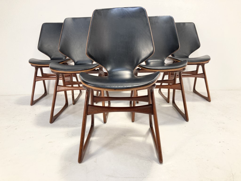 Set of 6 Danish Teak Dining Chairs by Arne Hovmand- Olsen