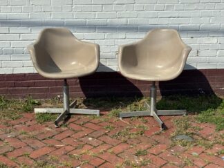 2 Mid Century Modern Fiberglass Shell Chairs by Krueger Metal Works