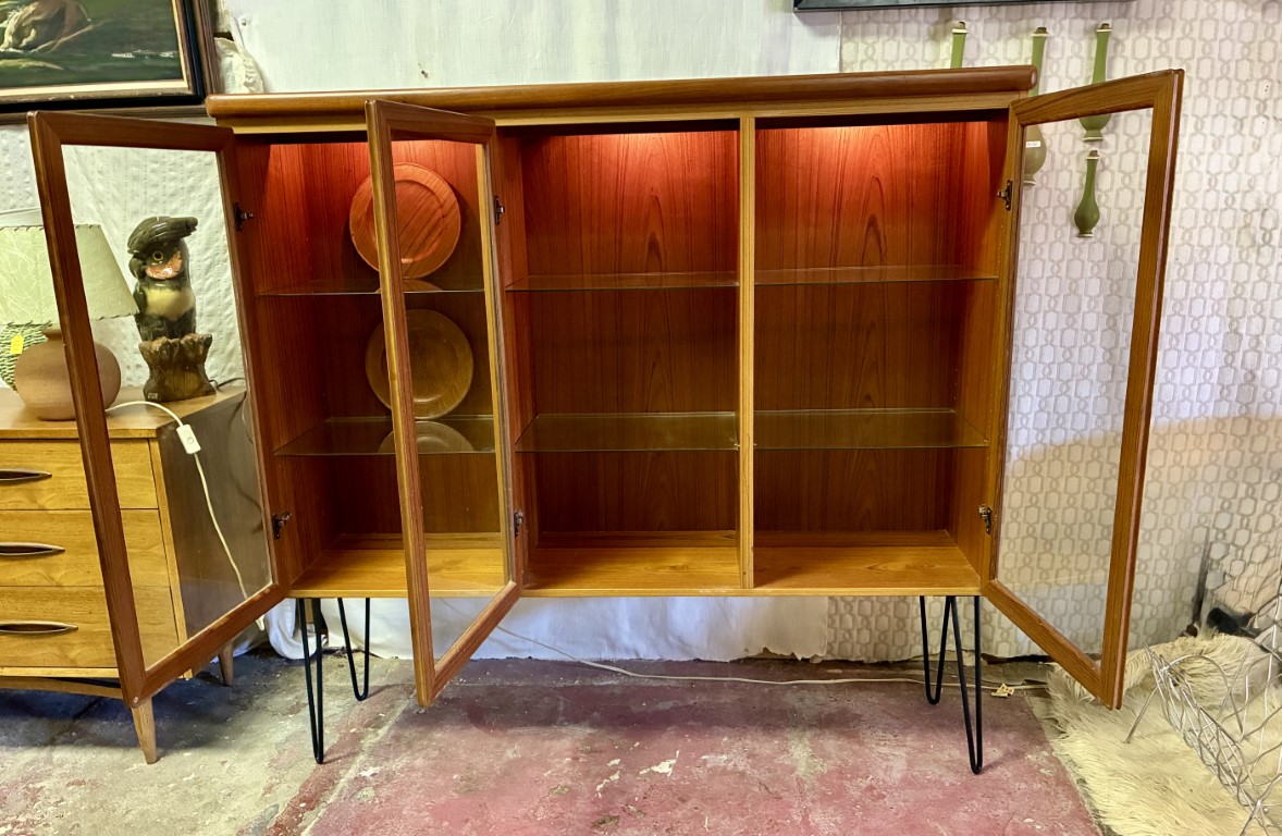 Illuminating Danish Modern Teak Display China Cabinet by Ramus - Image 4