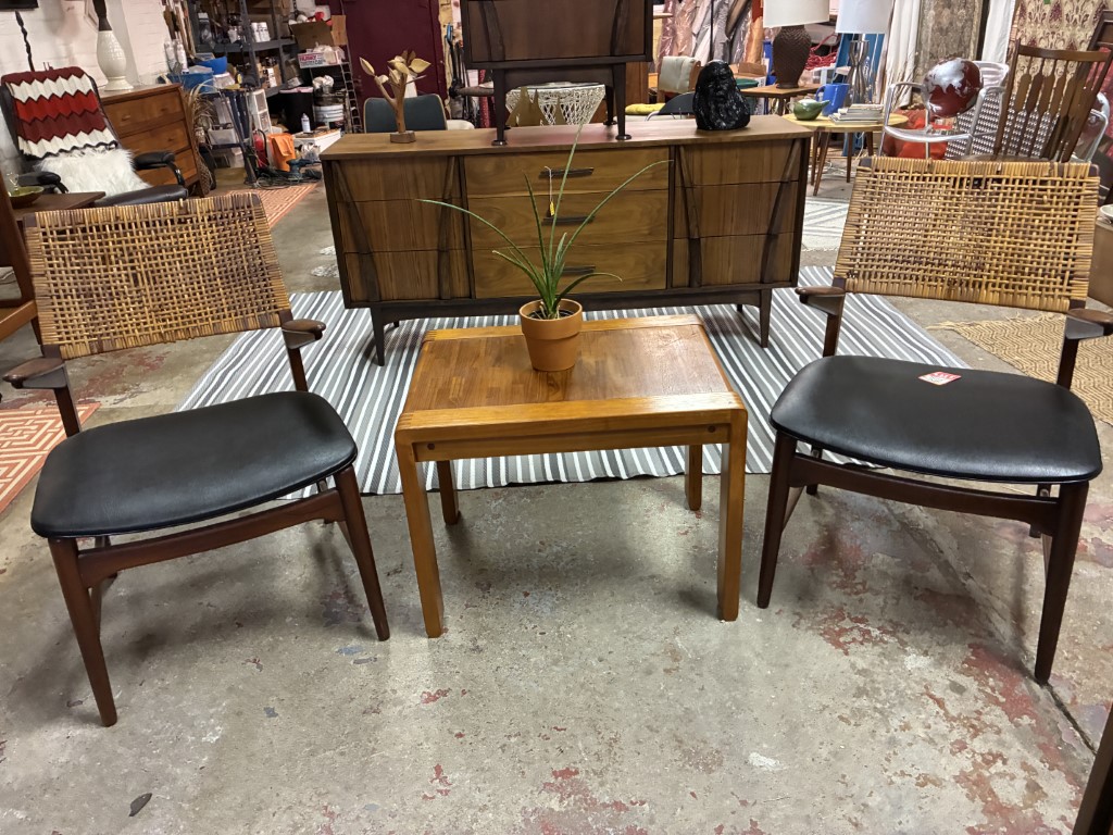 Danish Modern Teak End Table, Exposed Joinery by D-Scan - Image 10