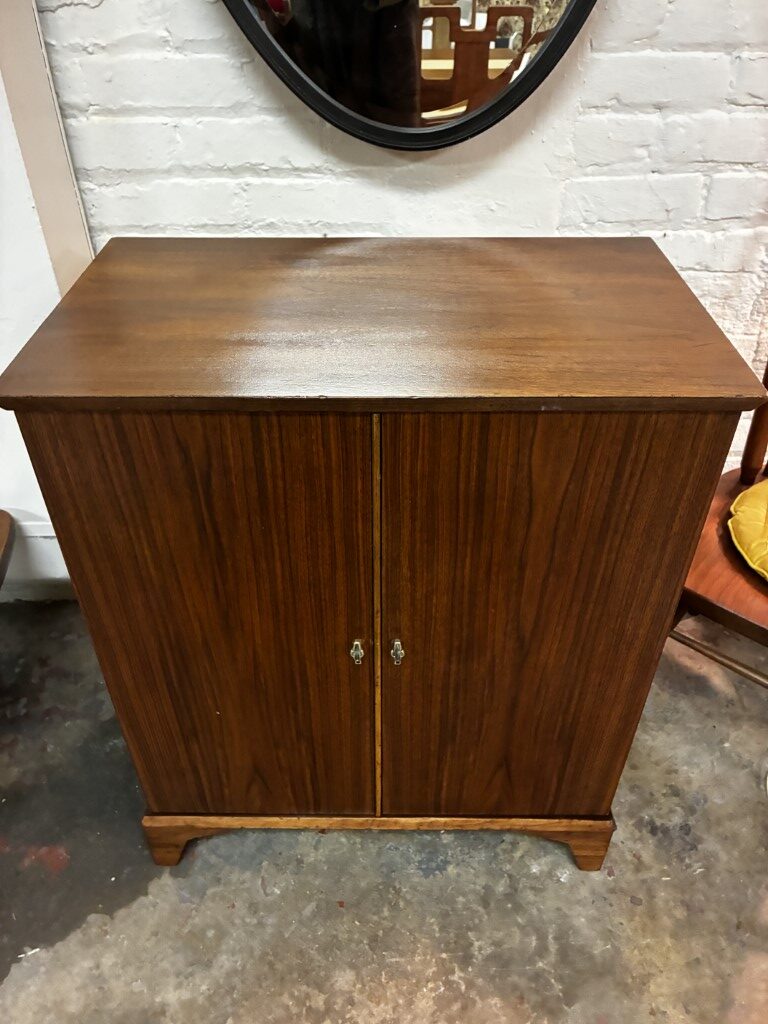 Flip Top Walnut Mini Bar Liquor Cabinet - Image 9