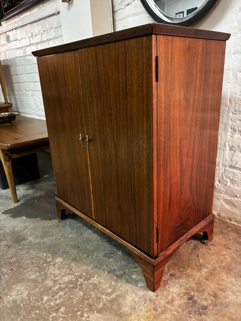 Flip Top Walnut Mini Bar Liquor Cabinet - Image 7