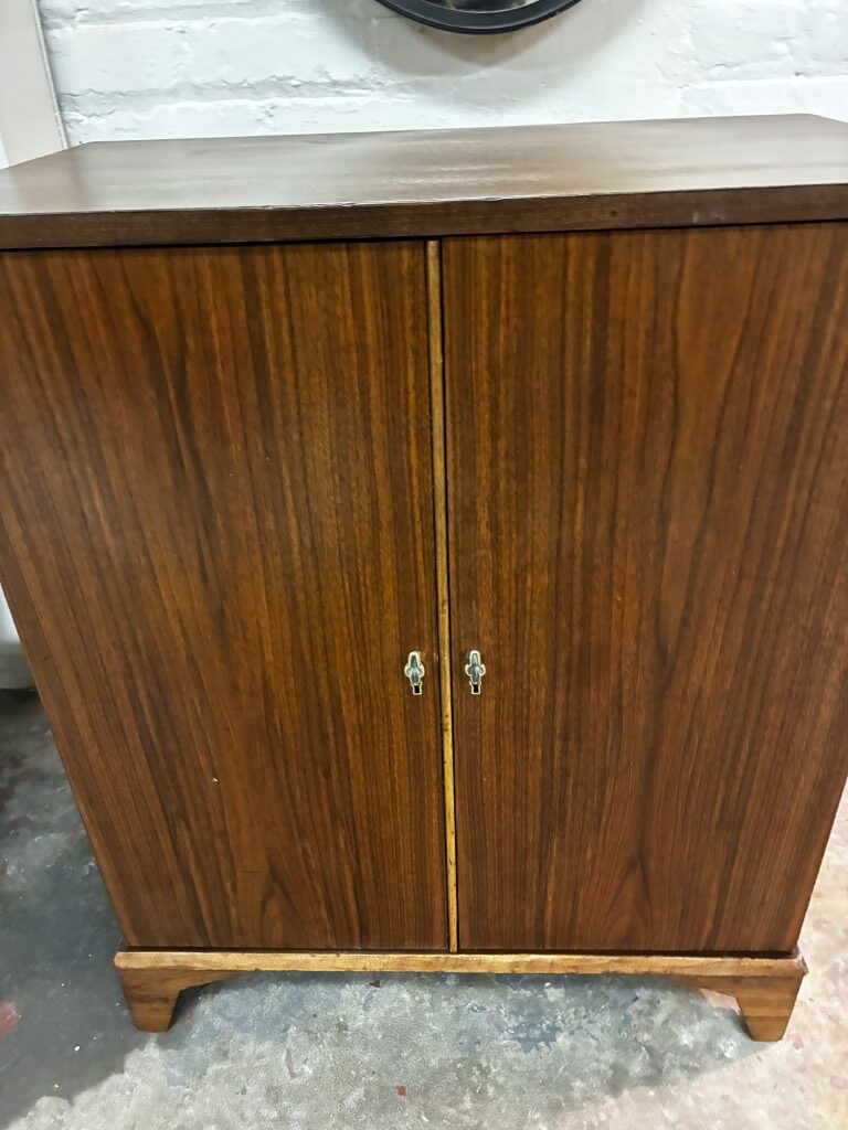 Flip Top Walnut Mini Bar Liquor Cabinet - Image 4