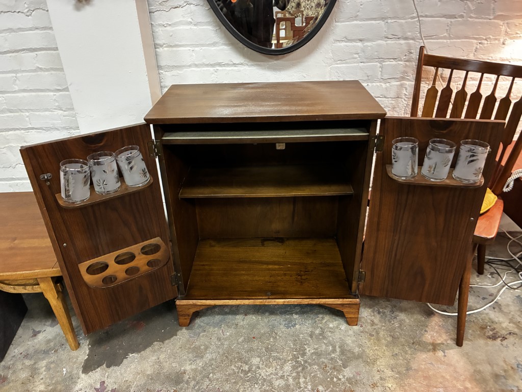 Flip Top Walnut Mini Bar Liquor Cabinet - Image 6