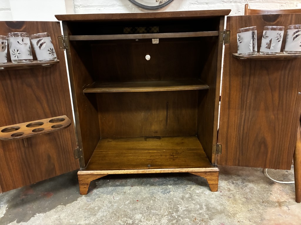 Flip Top Walnut Mini Bar Liquor Cabinet - Image 8