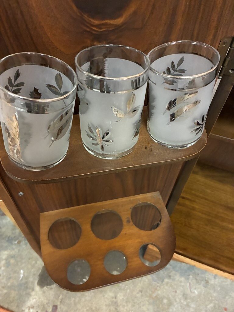 Flip Top Walnut Mini Bar Liquor Cabinet - Image 11