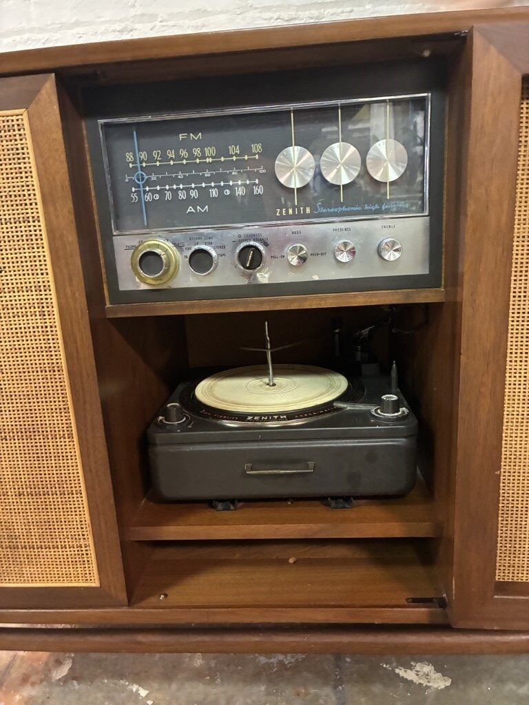 MCM Zenith Walnut & Cane Stereo Console, Turntable & Radio - Image 11