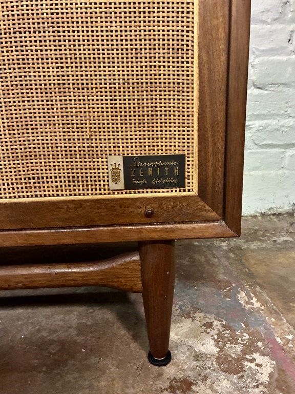 MCM Zenith Walnut & Cane Stereo Console, Turntable & Radio - Image 9