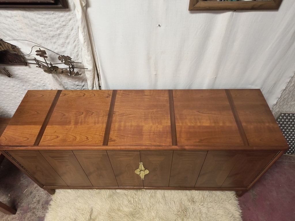 Mahogany & Cherry Credenza Attributed to Renzo Rutili for Johnson Furniture - Image 3