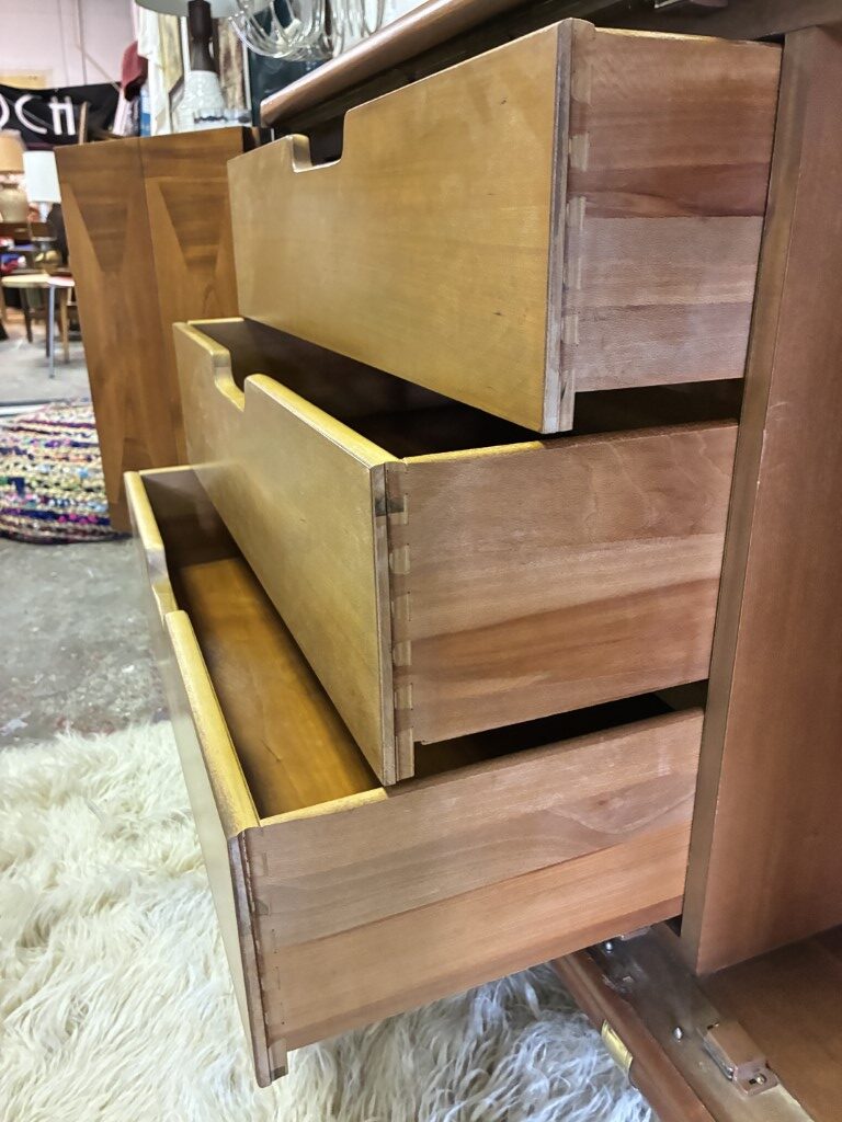 Mahogany & Cherry Credenza Attributed to Renzo Rutili for Johnson Furniture - Image 13