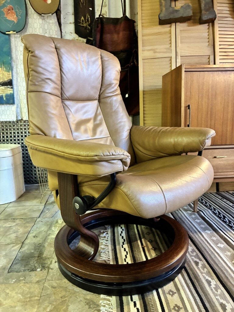 Ekornes "Stressless" Leather Recliner Chair & Ottoman, Rosewood Frame - Image 5