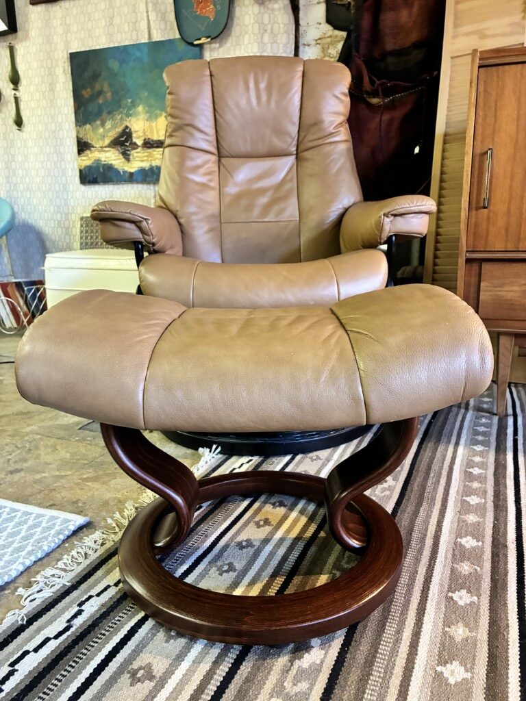 Ekornes "Stressless" Leather Recliner Chair & Ottoman, Rosewood Frame - Image 3