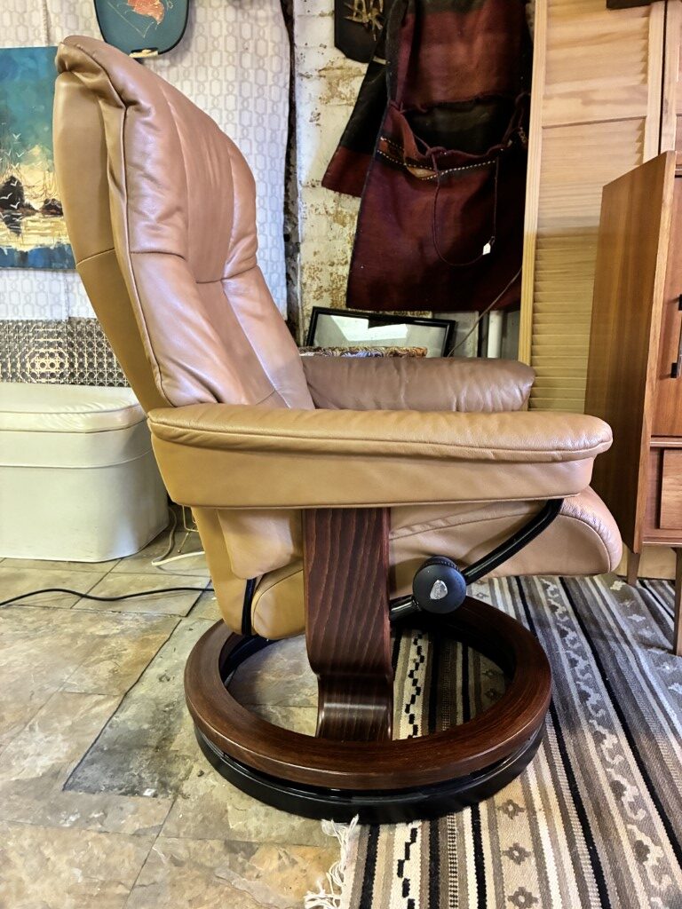 Ekornes "Stressless" Leather Recliner Chair & Ottoman, Rosewood Frame - Image 6