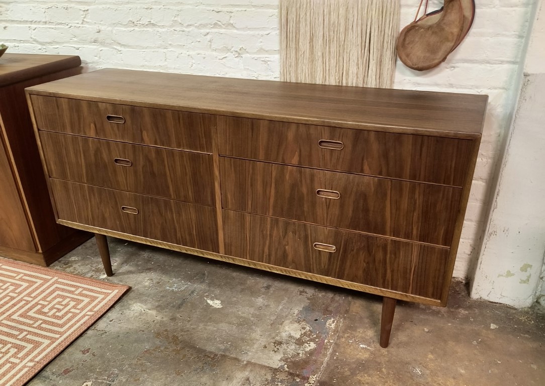 Danish Modern Low Rosewood Dresser by Falster - Image 2