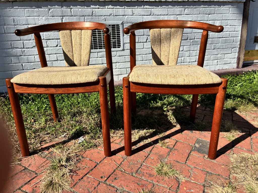 Danish Modern Teak Chairs Attributed to Johannes Anderson for Uldum Mobelfabrik