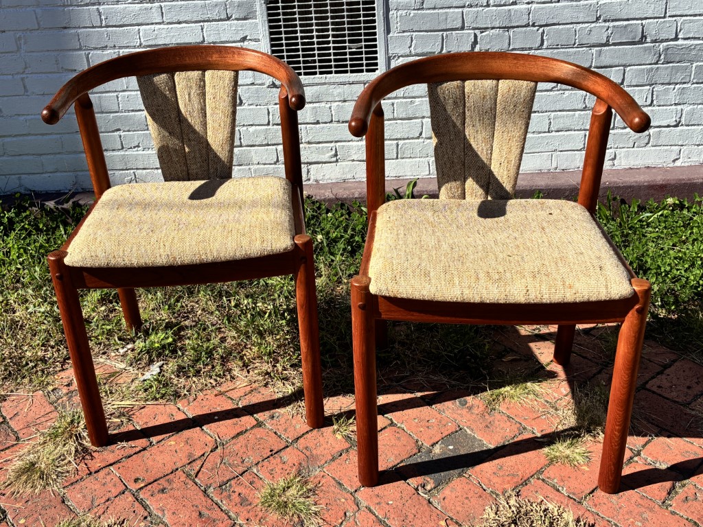 Danish Modern Teak Chairs Attributed to Johannes Anderson for Uldum Mobelfabrik - Image 8
