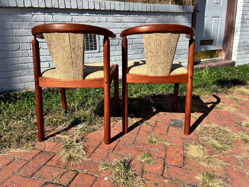 Danish Modern Teak Chairs Attributed to Johannes Anderson for Uldum Mobelfabrik - Image 4